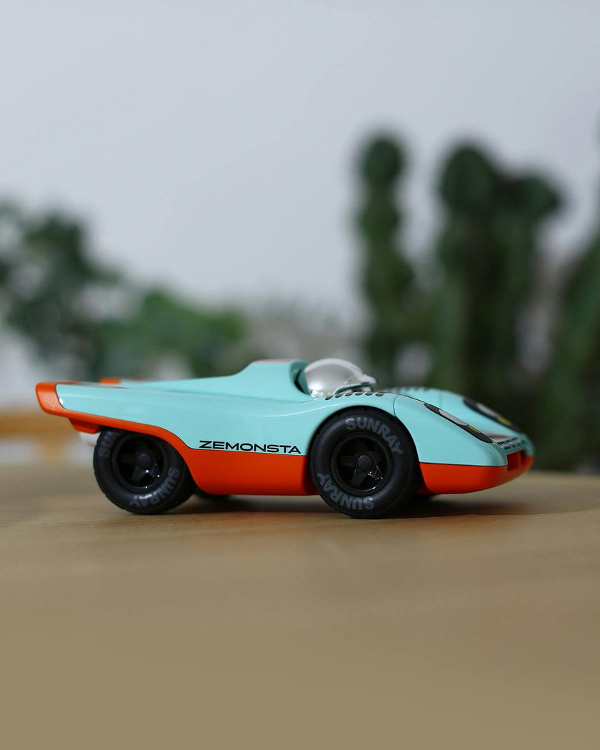 Car ZEMONSTA