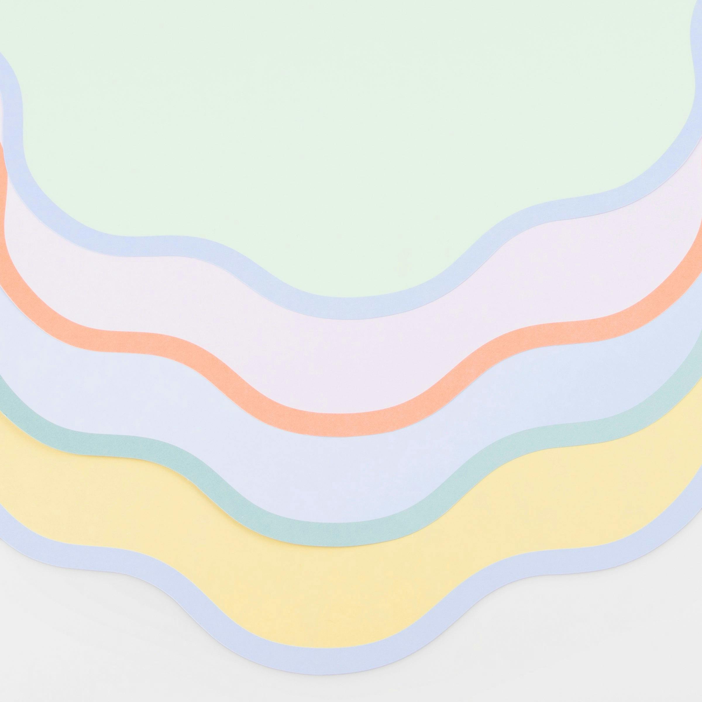 Wavy Round Paper Placemats