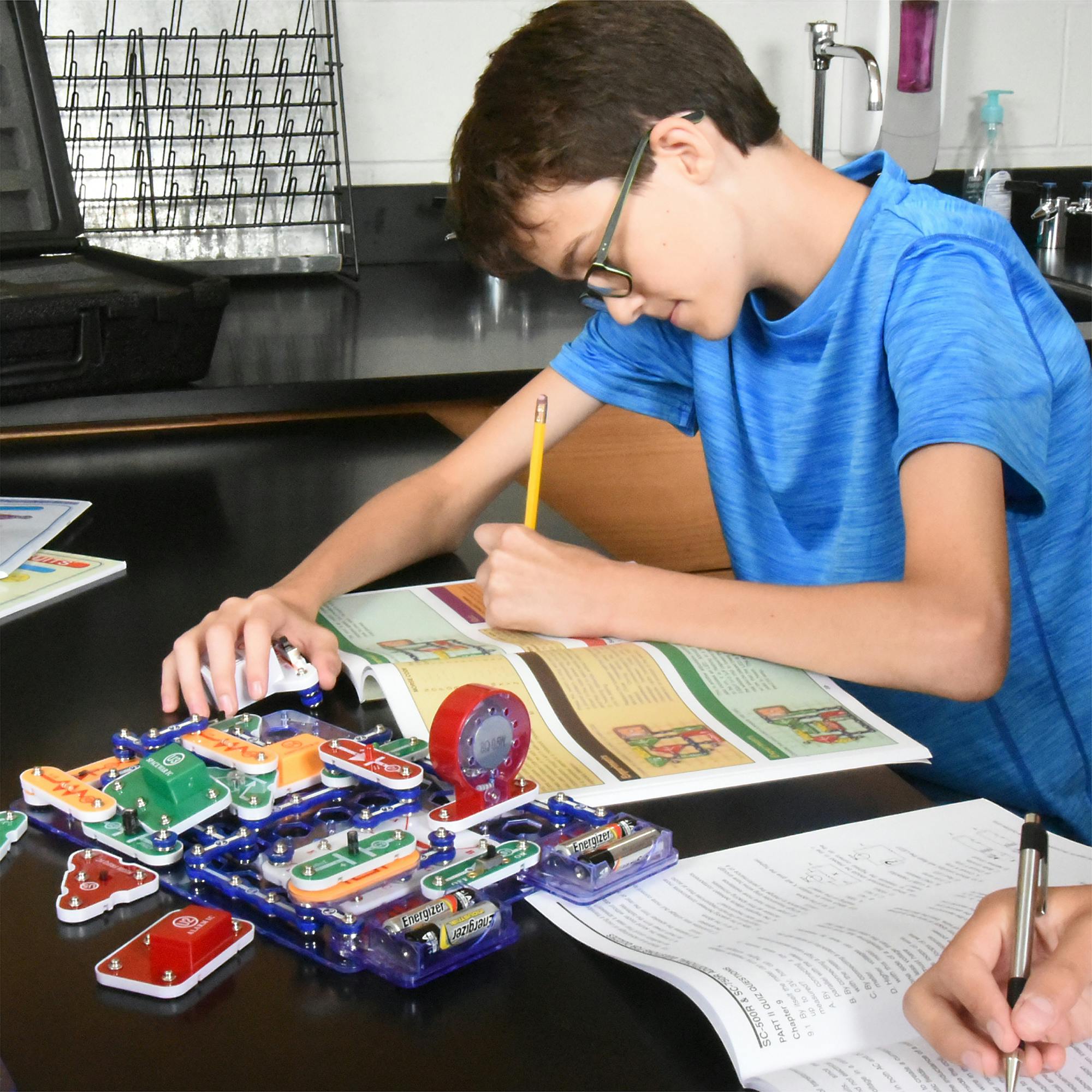 Snap Circuits Extreme 750-in-1 w/ computer interface