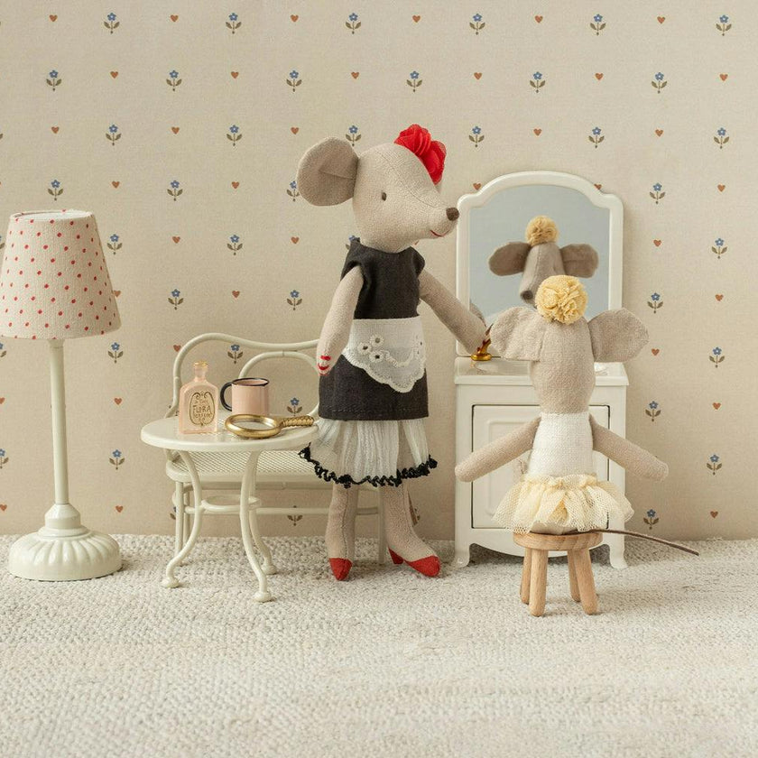 Beautician mouse, Mum