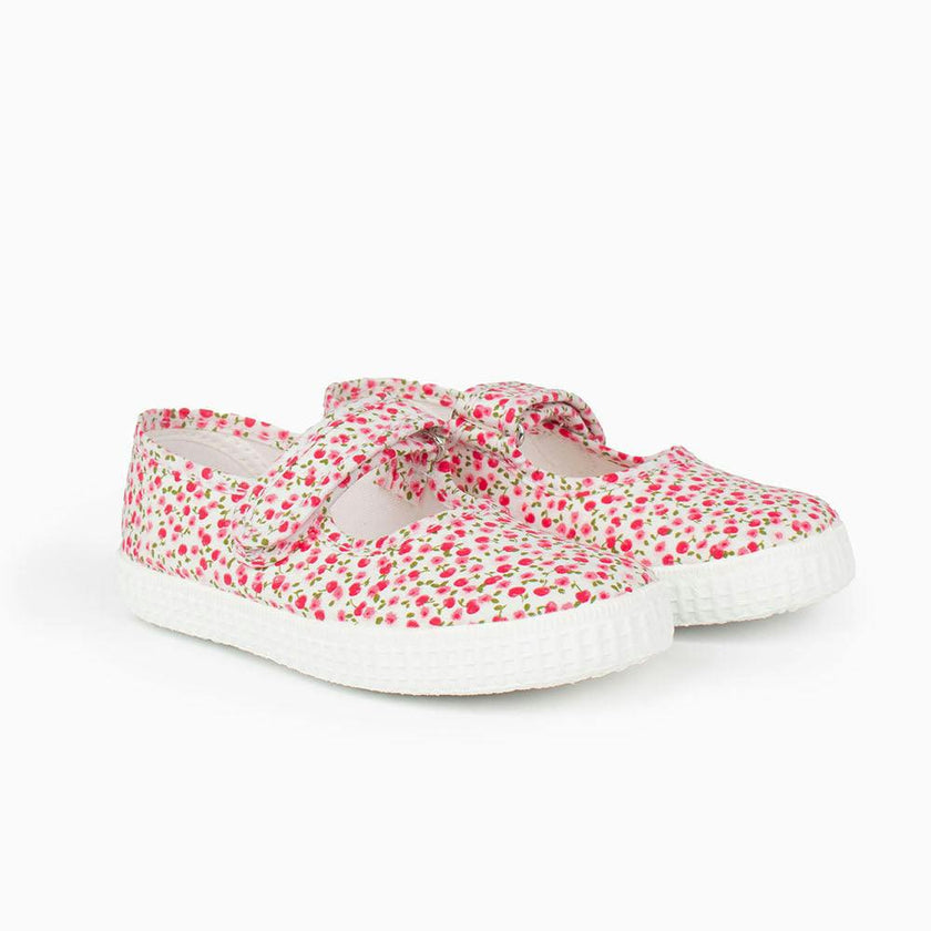 Hampton Canvas Martha Shoes in Red Cherry