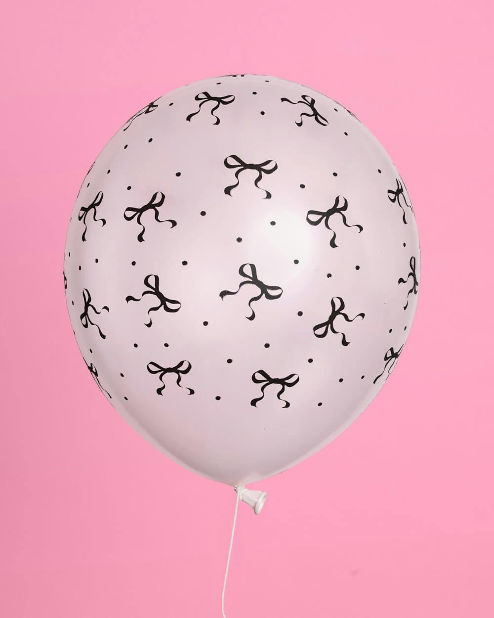 Little Black Bow Pack - 24 latex balloons