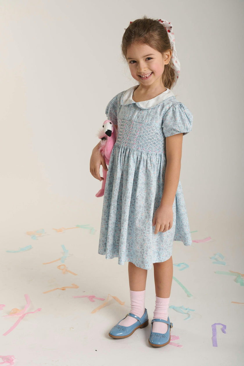 Hand-Smocked Girls Dress - Avis