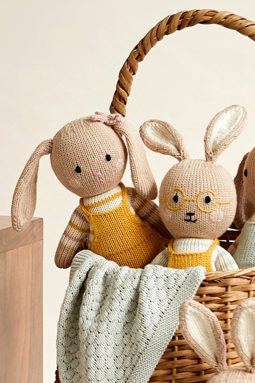 Pia the bunny 11.5" Marigold
