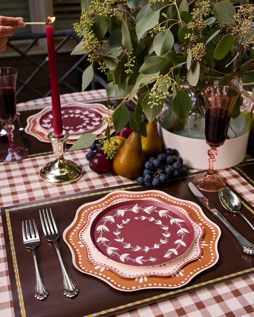Plume Dinner Plate Set in Brass