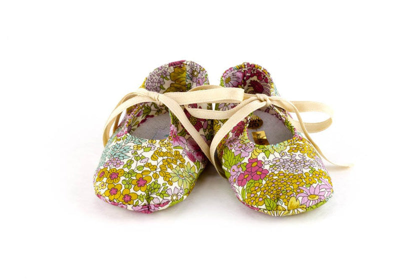 Little Royals Booties - Liberty Oeillet (carnation)