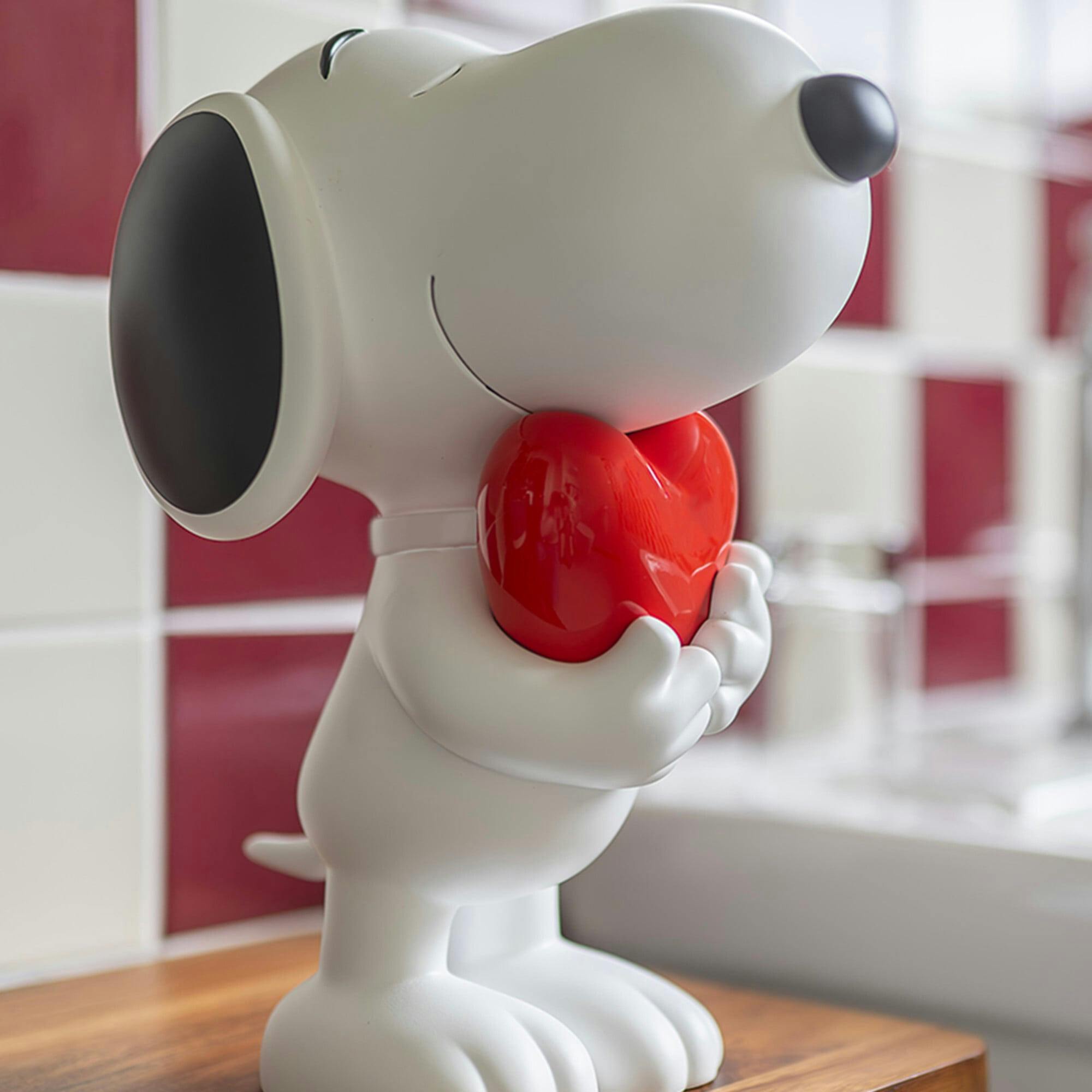Snoopy HEART White with Red Heart Original 11in