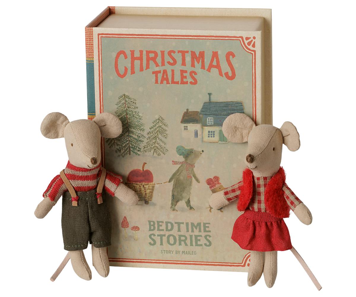 Christmas twin mice, Little sister and brother in book