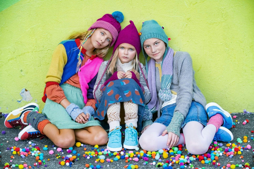 Multi Pom Bonnet
