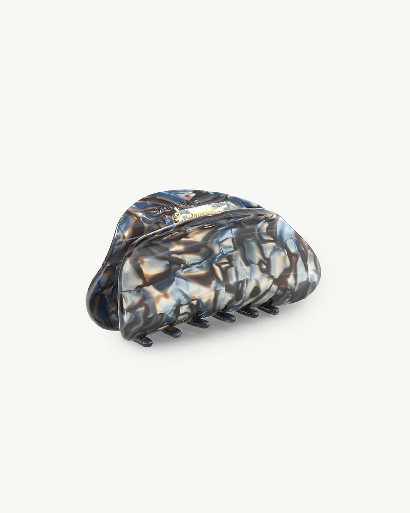 Crescent Claw in Blue Horn