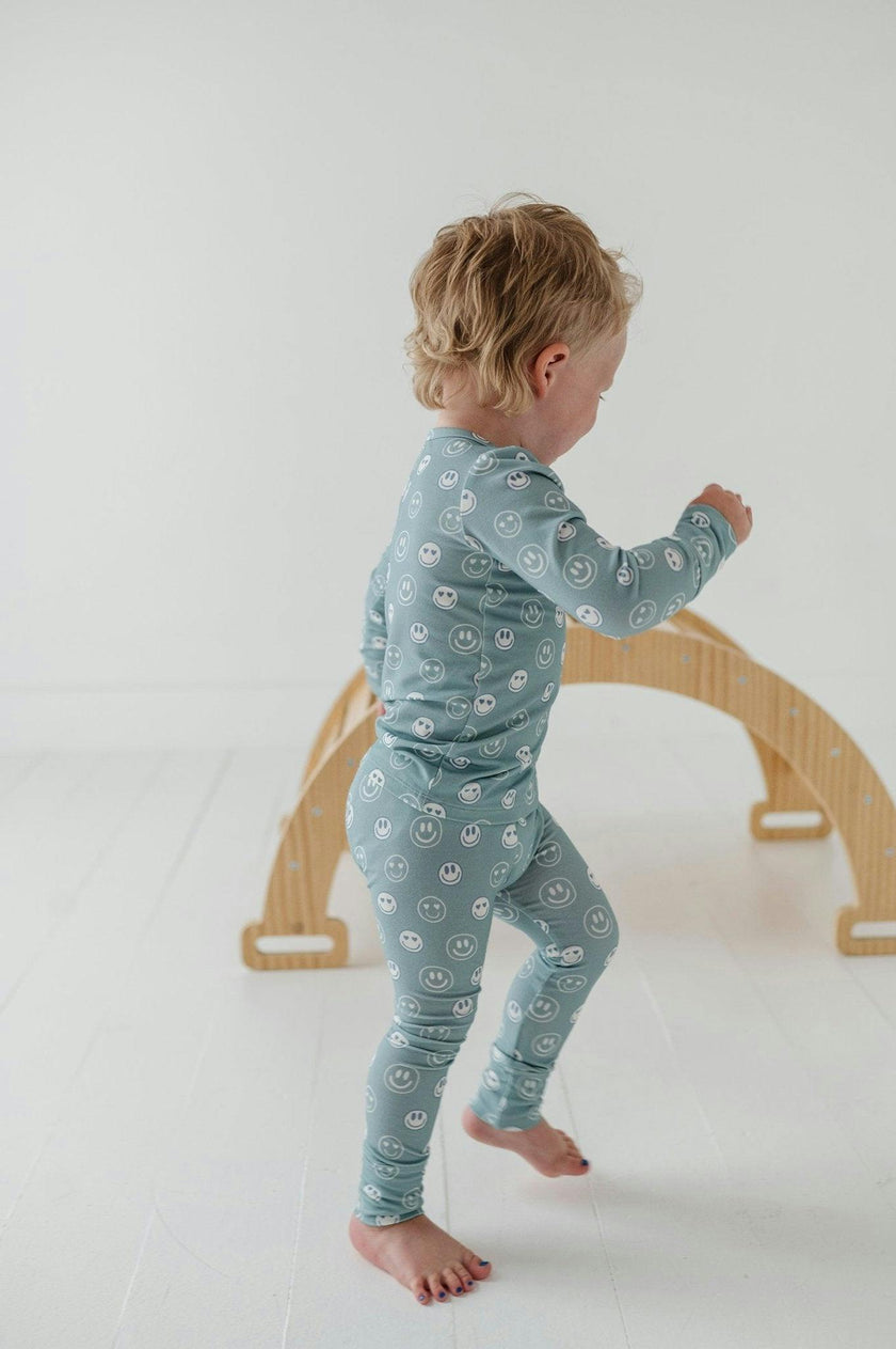 Boys Long Sleeve Lounge Set in Heart Eyes