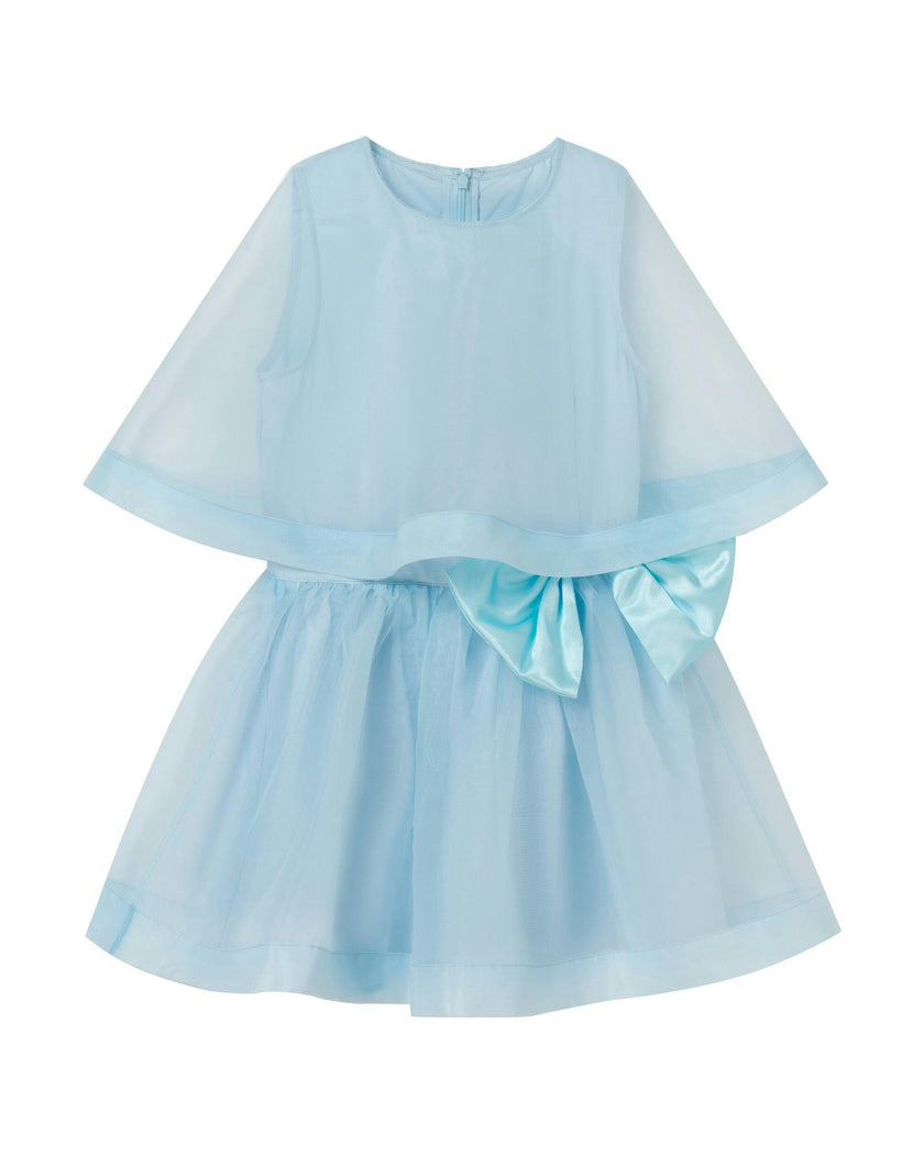 Madeleine (light blue)