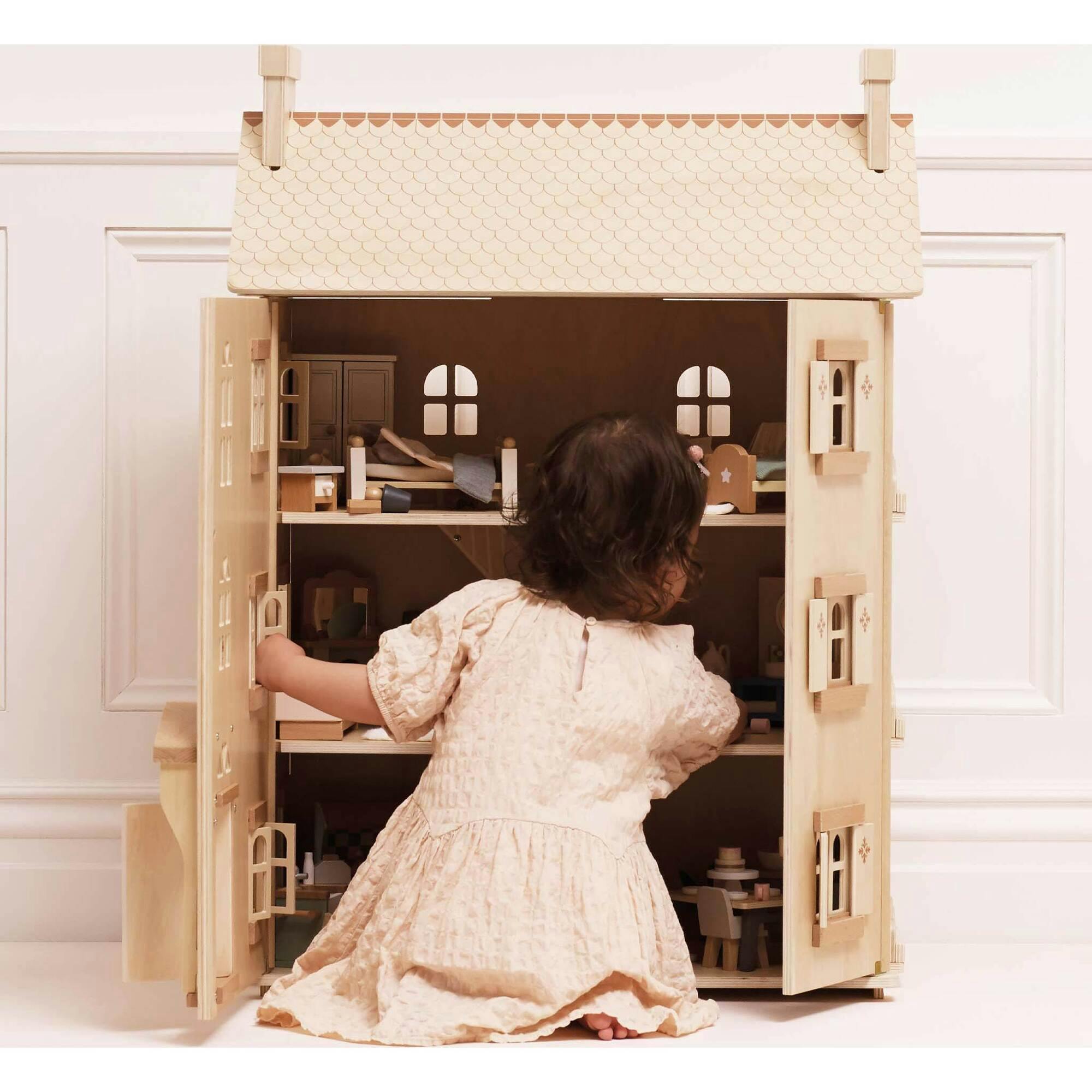 Grand Natural Wood Dolls House