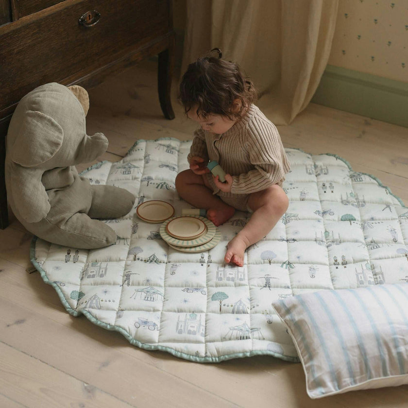 Adventures In Wonderland Print Round Play Mat