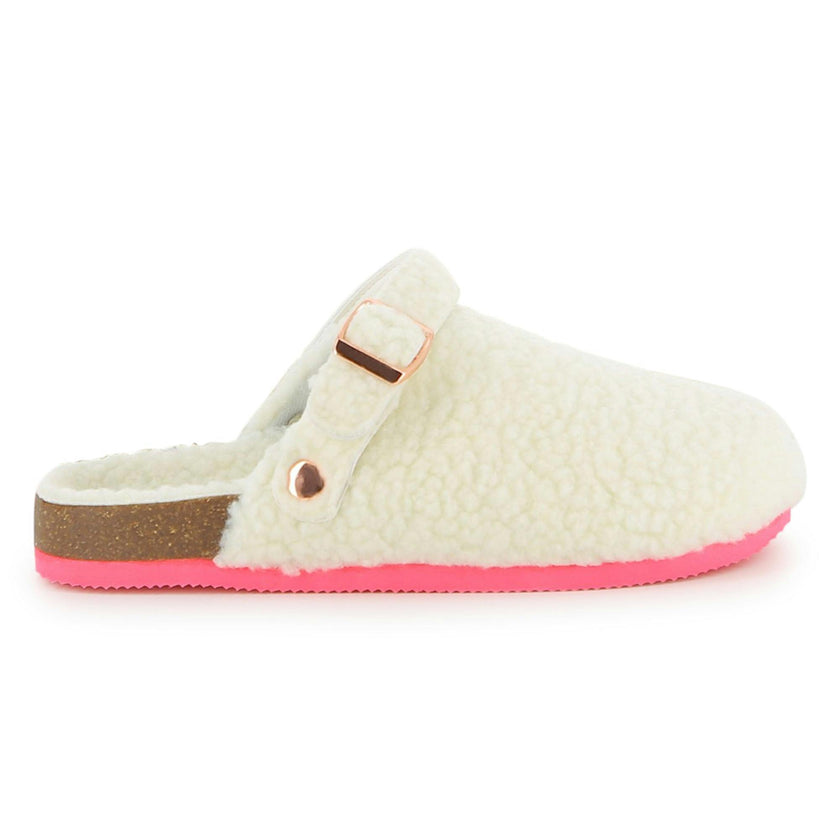 Adjustable buckle slippers