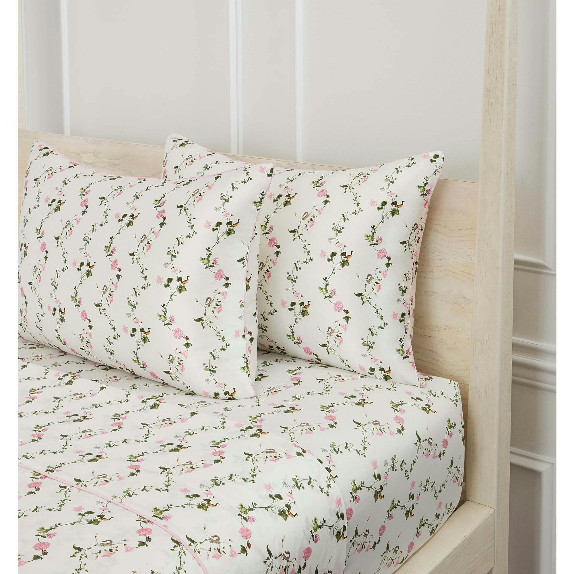 The Sisi Silk Pillowcase - Pink Pond Floral