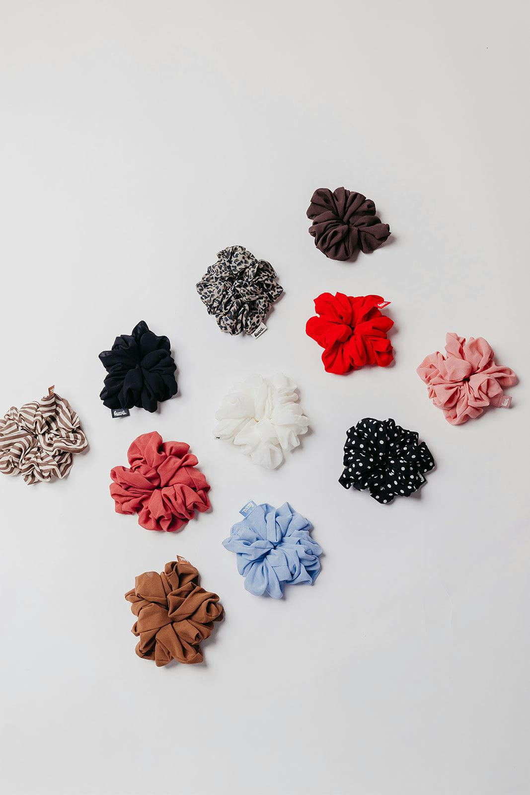 OVERSIZED SCRUNCHIE