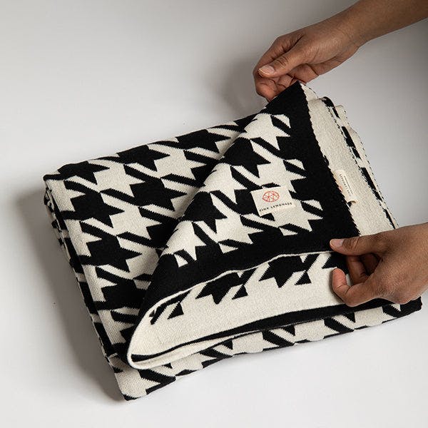 HOUNDSTOOTH