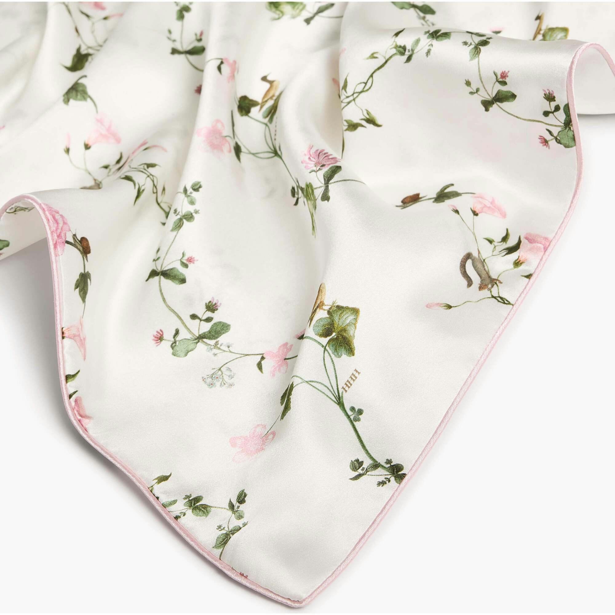 The Sisi Silk Pillowcase - Pink Pond Floral