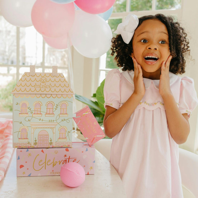 Dollhouse Gift Set