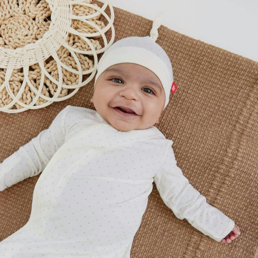 Magnetic Gown & Hat Set