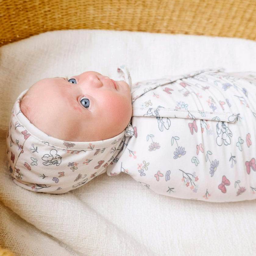 Knit Swaddle Blanket - Minnie Mouse's Bowquet