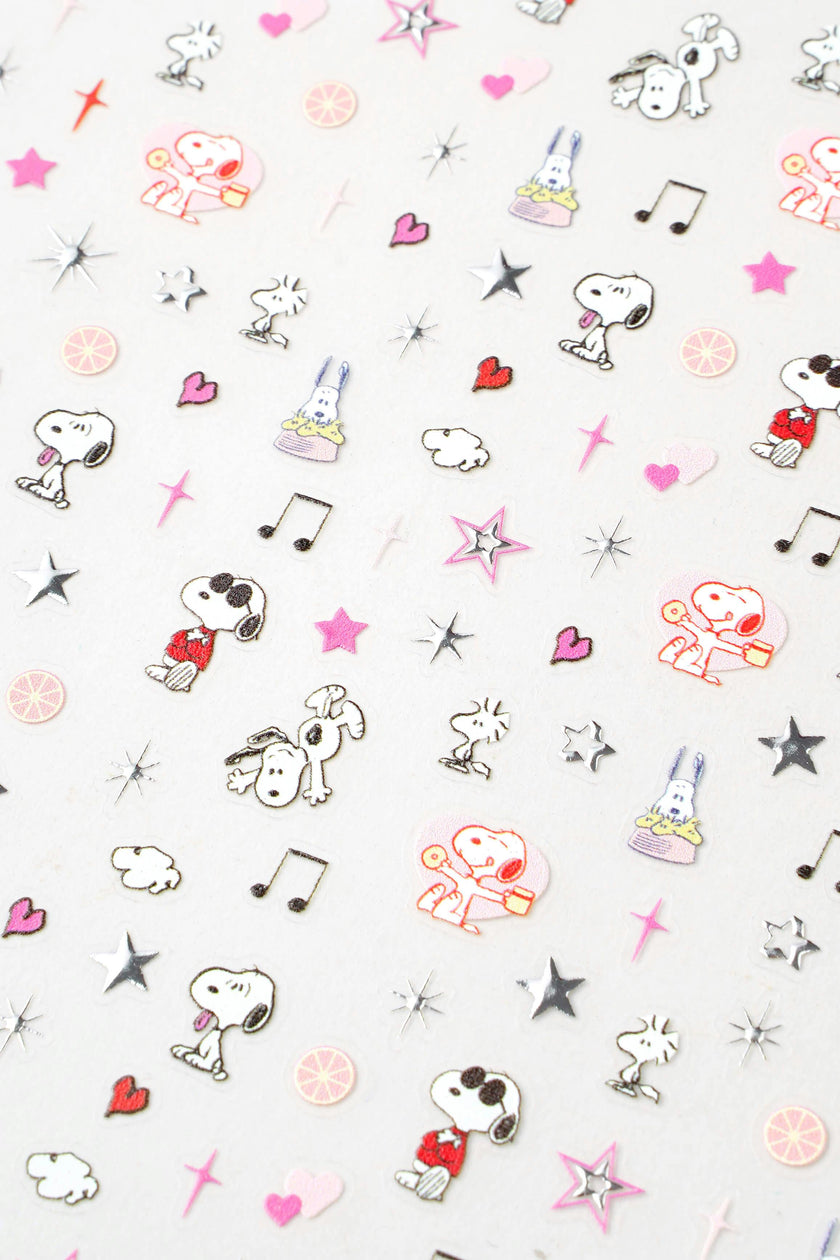 Snoopy Daydream - Peanuts Nail Stickers