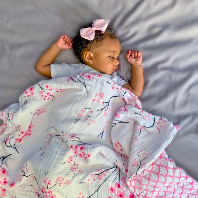Organic Muslin Four-Layer Reversible Snug Blanket