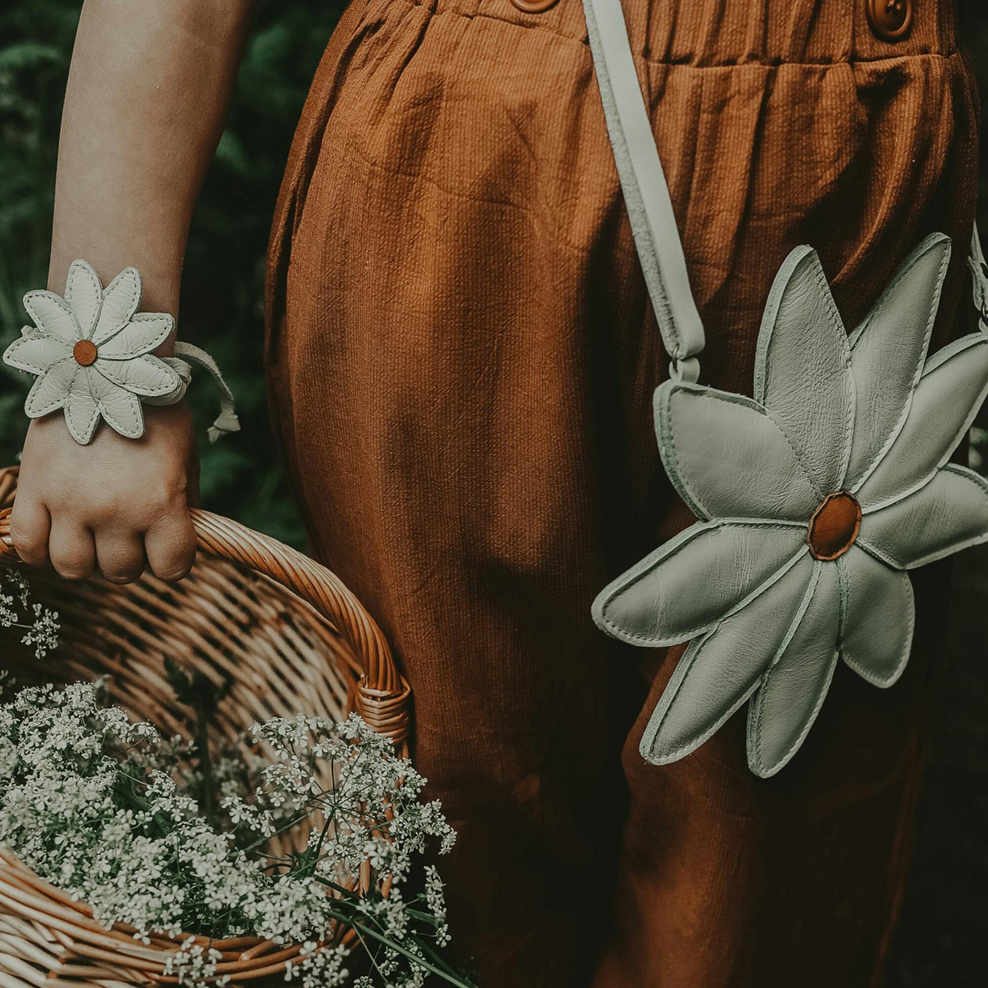 Toto Daisy Leather Purse