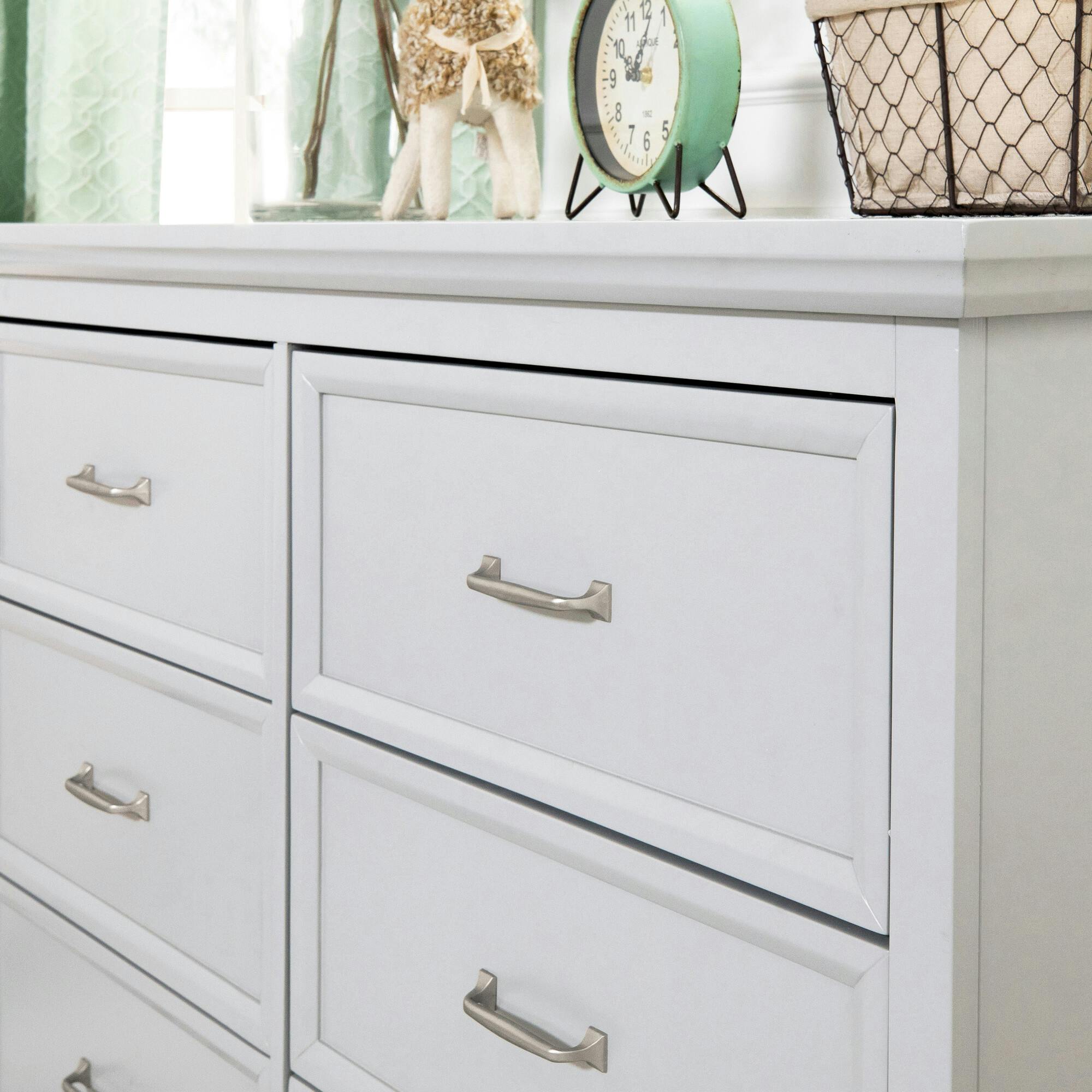 Foothill-Louis 6-Drawer Dresser