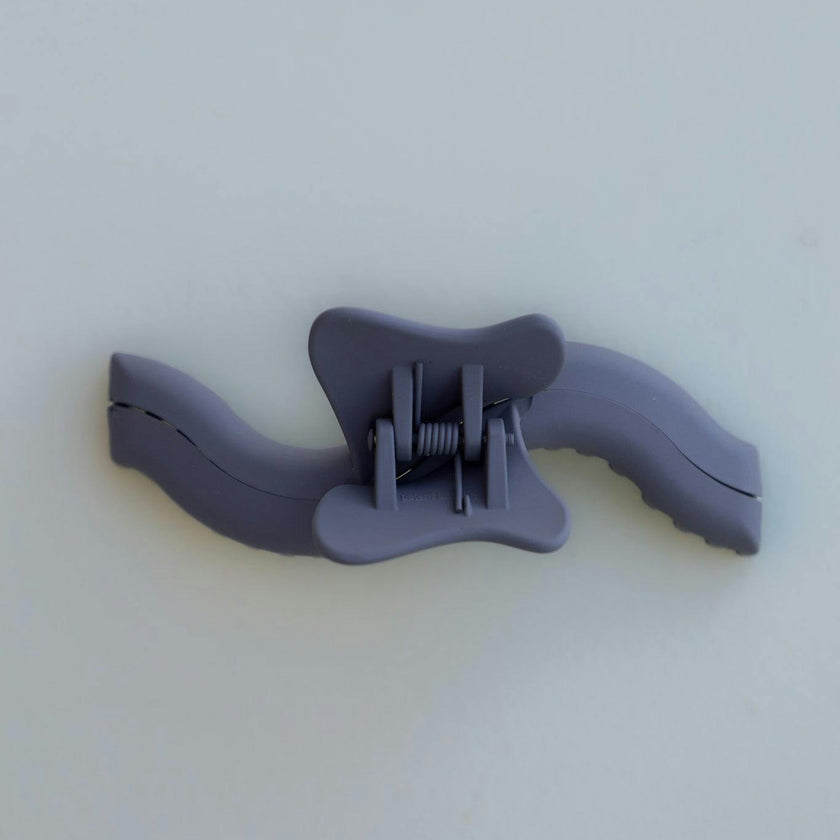 KAXI WAVY MIDI HOLD EVERYTHING CLAW