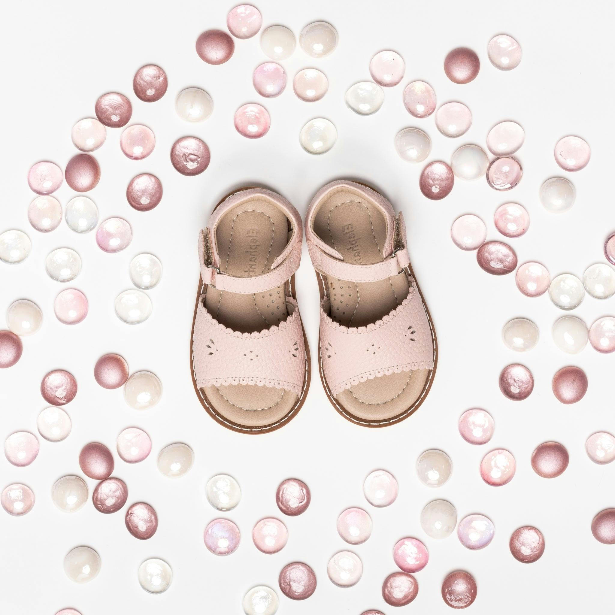 Toddler Classic Scallop Sandal | Pink Leather