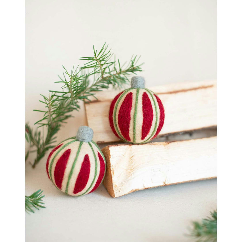 WINTER ORNAMENT BALL