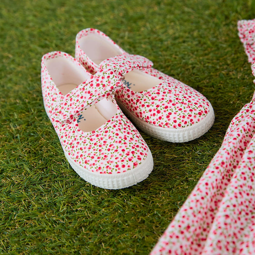 Hampton Canvas Martha Shoes in Red Cherry