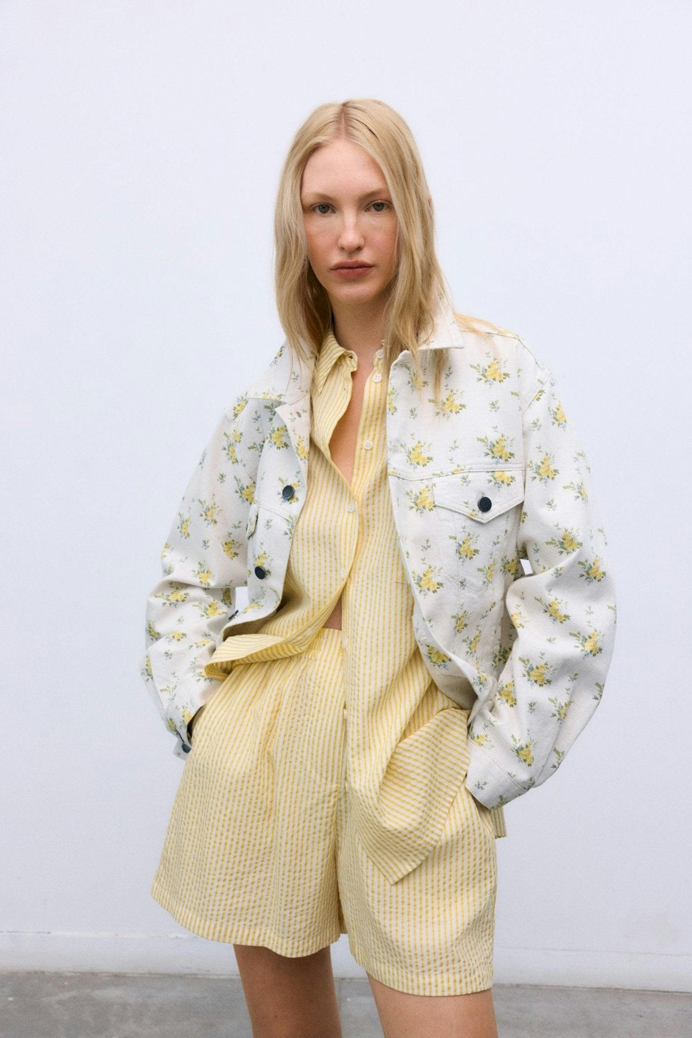 Alheli Woman Short Mimosa Yellow Stripes
