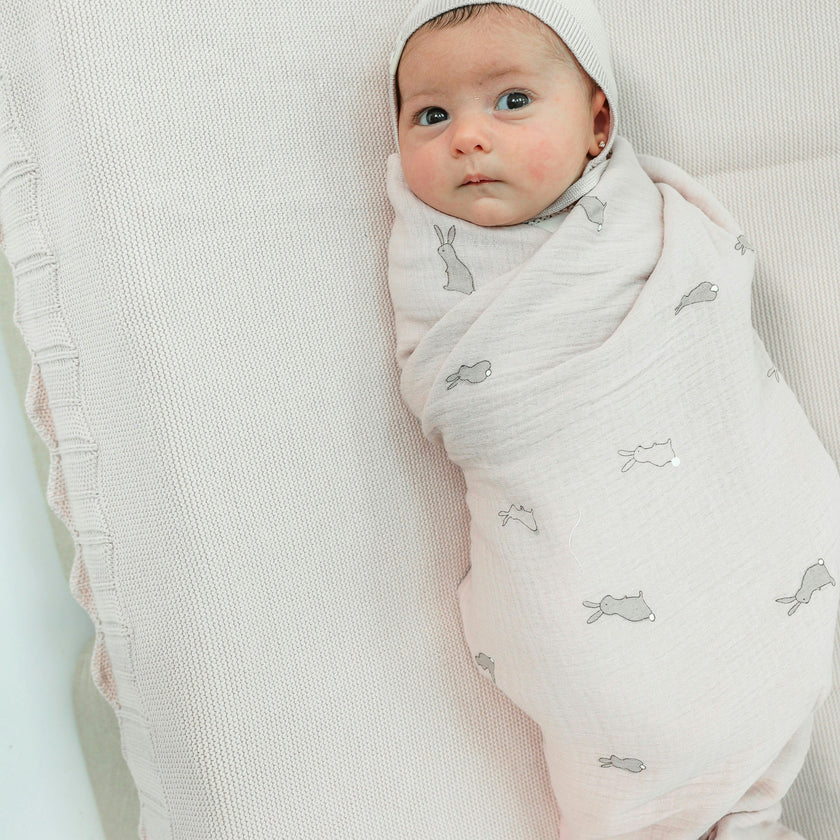 Apllique Swaddle Dark Almond