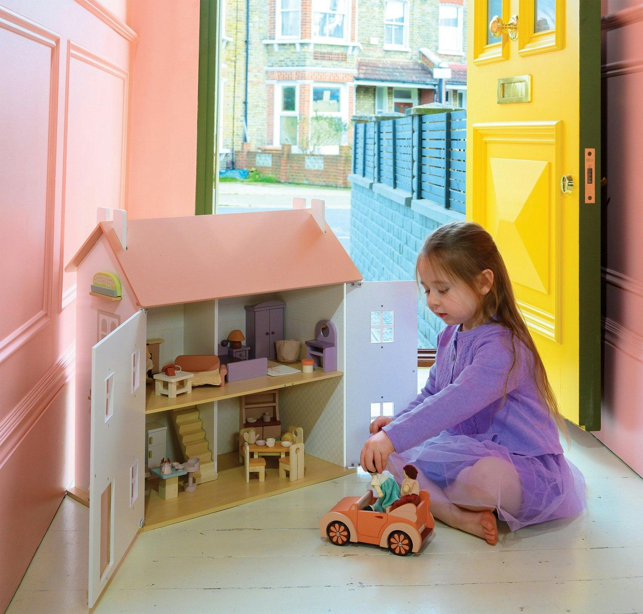 Clover Dolls House