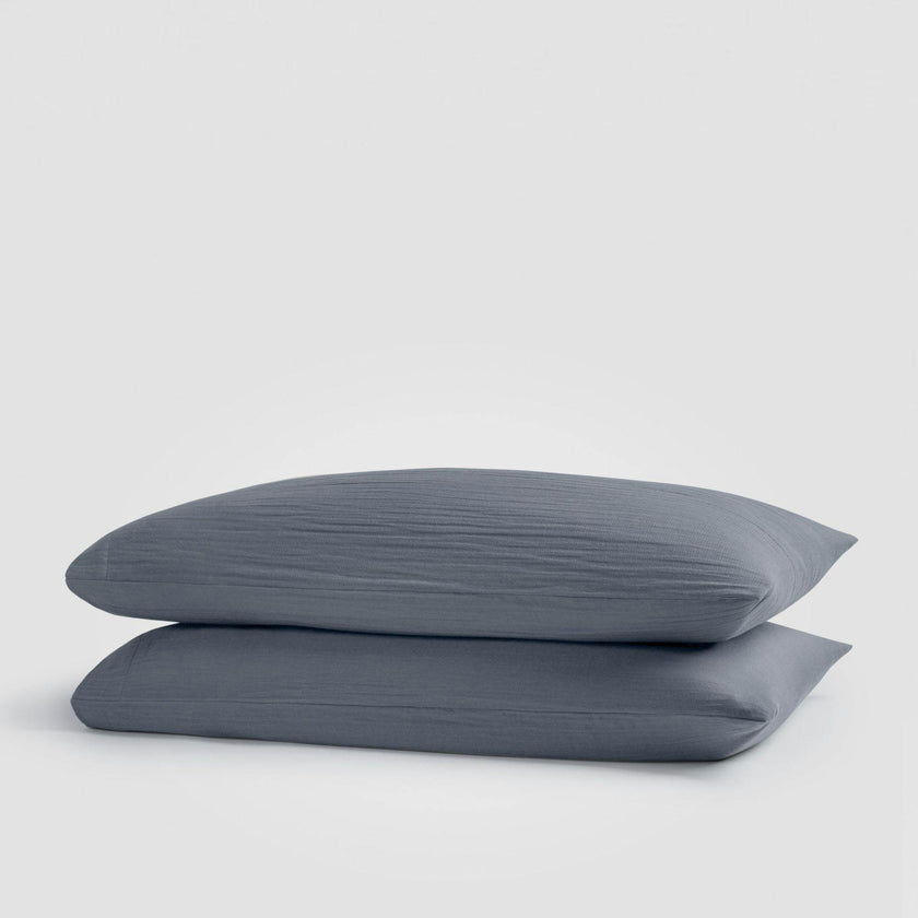 Oasis Crinkled Comfort Pillowcase Set – Set of 2 (Midnight Tide)