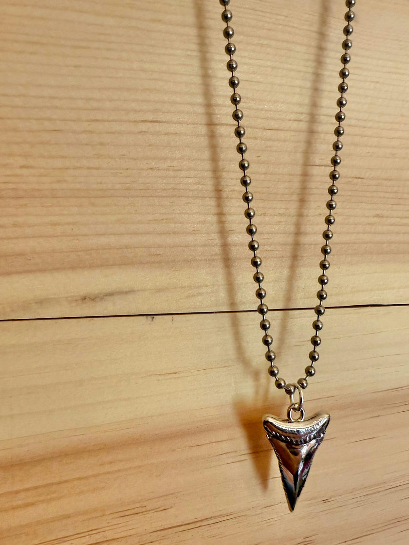 SILVER SHARK TOOTH NECKLACE