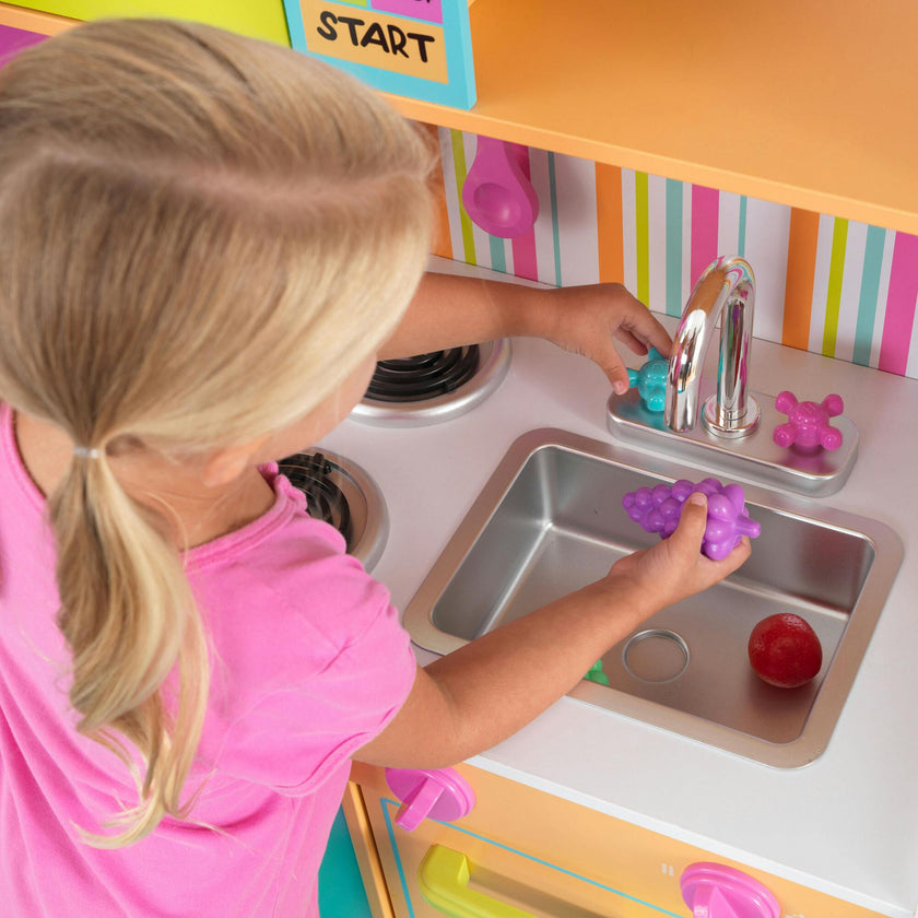 Deluxe Big & Bright Kitchen