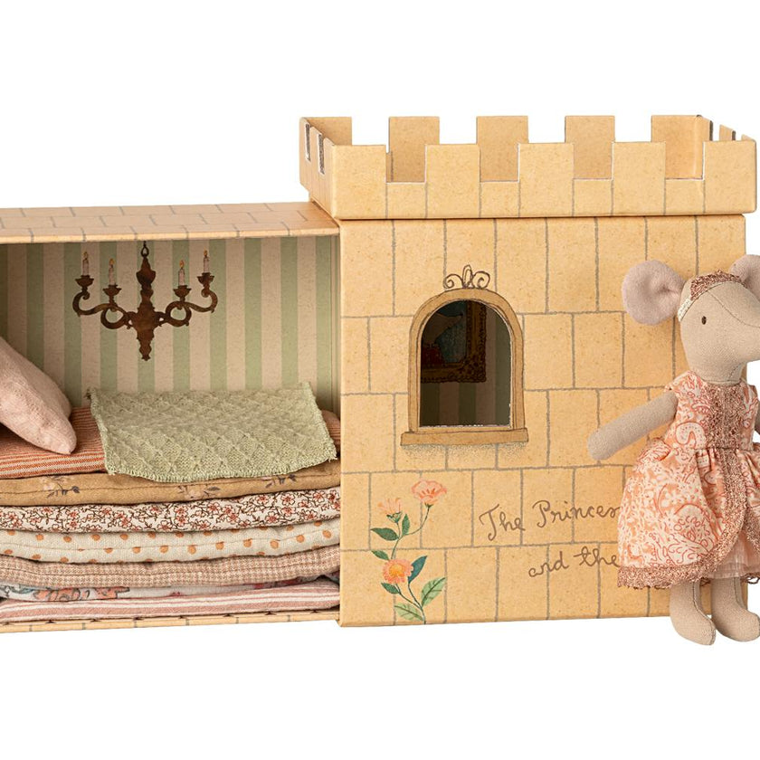 Princess and the pea, Big sister mouse