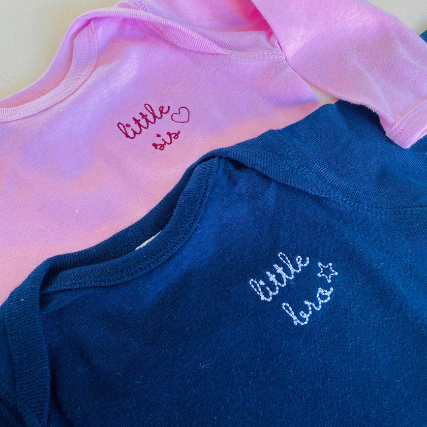 little bro / little sis Baby Longsleeve Onesie