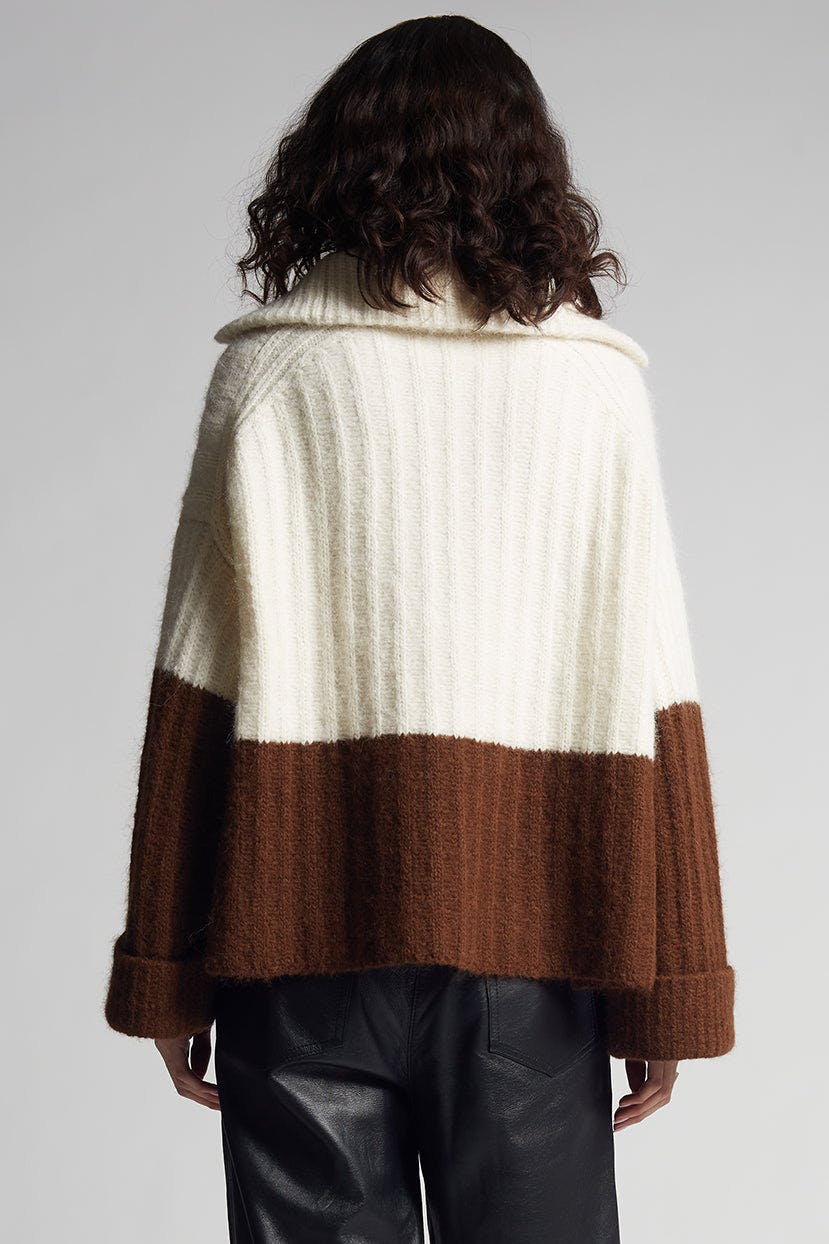 UMA COLOR-BLOCK PONCHO