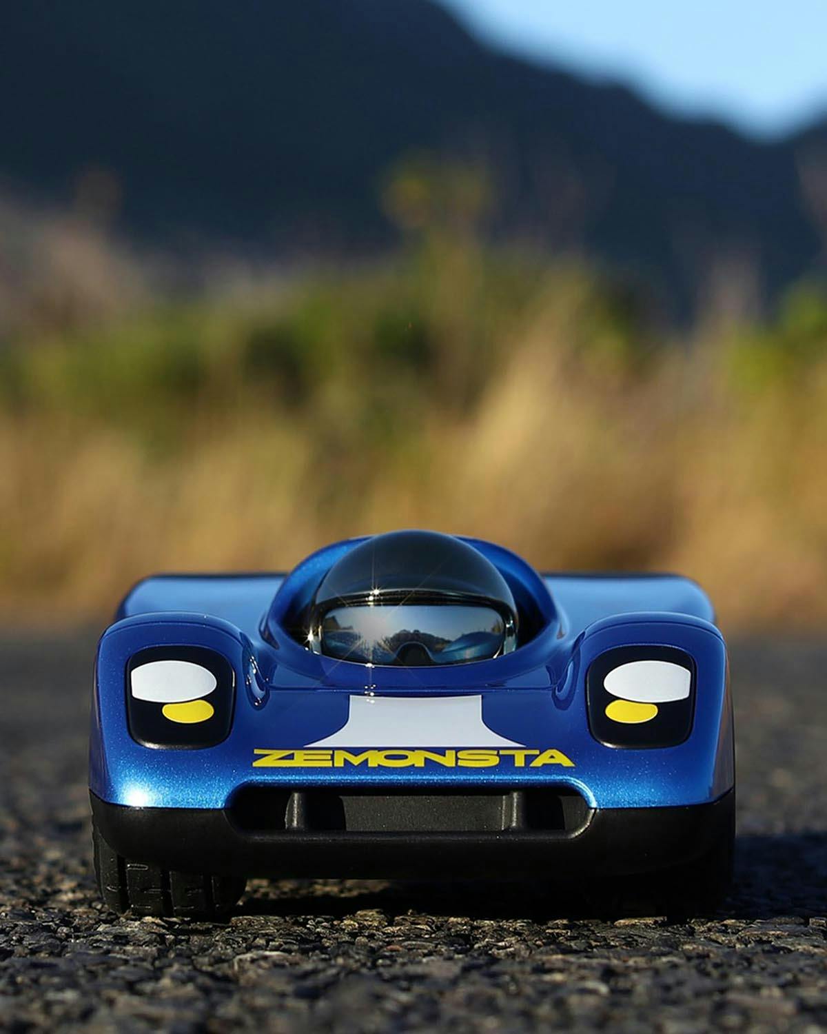 Car ZEMONSTA