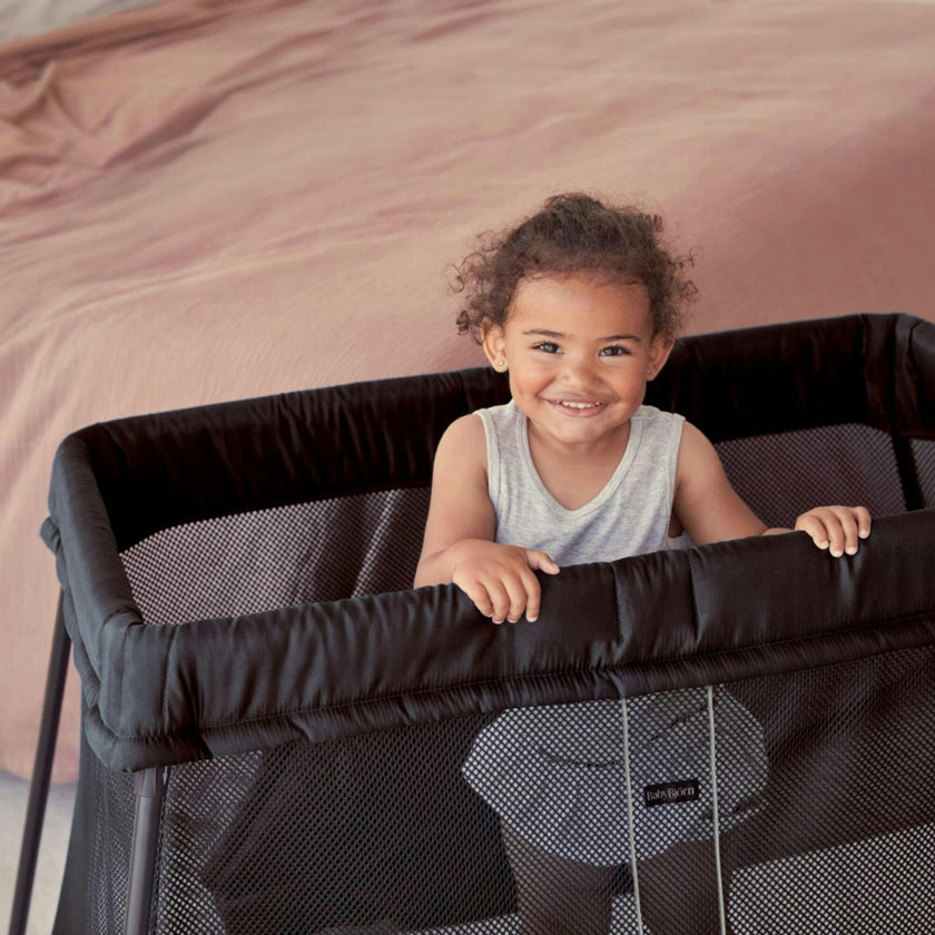 Travel Crib Light Black & Fitted Sheet Bundle Pack