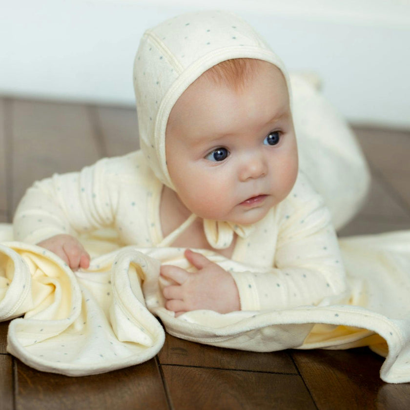 Velour Dot Pattern Wrap Blanket