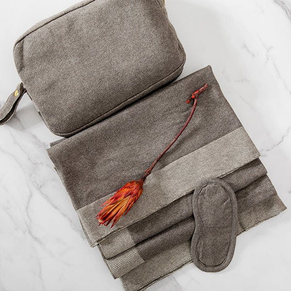 Reversible Solid Throw Set