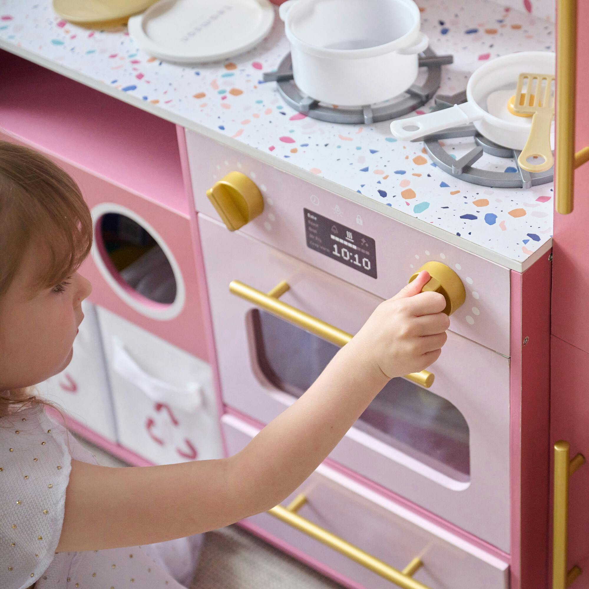 Teamson Kids Little Chef Savannah Wooden Play Kitchen With 21 Accessories