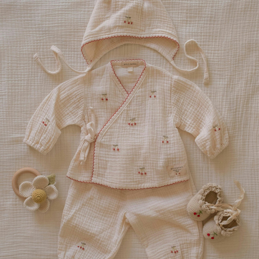 Gauze Bundle Set in Embroidered Cherries