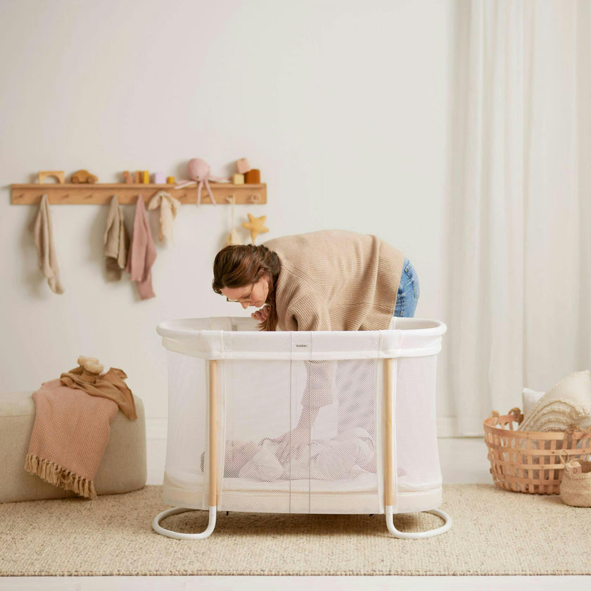 BabyBjorn Baby Crib with Fitted Sheet